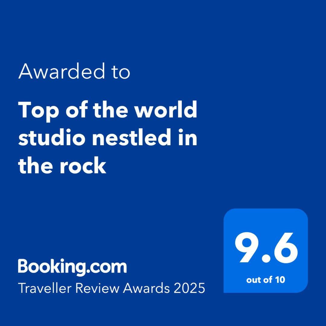Top Of The World Studio Nestled In The Rock Queensberry Екстериор снимка